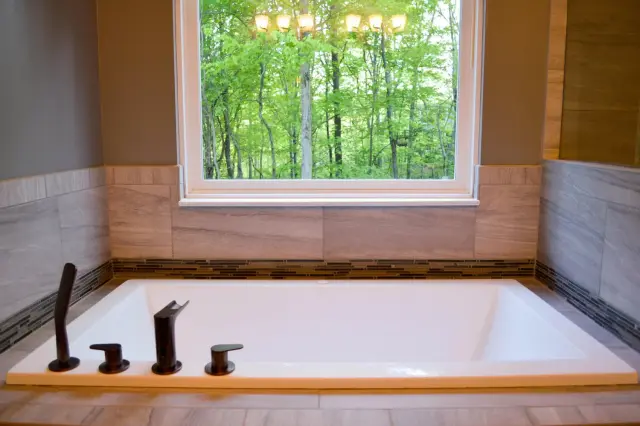 Bathrooms by Paragon Custom Builders, photograph 9