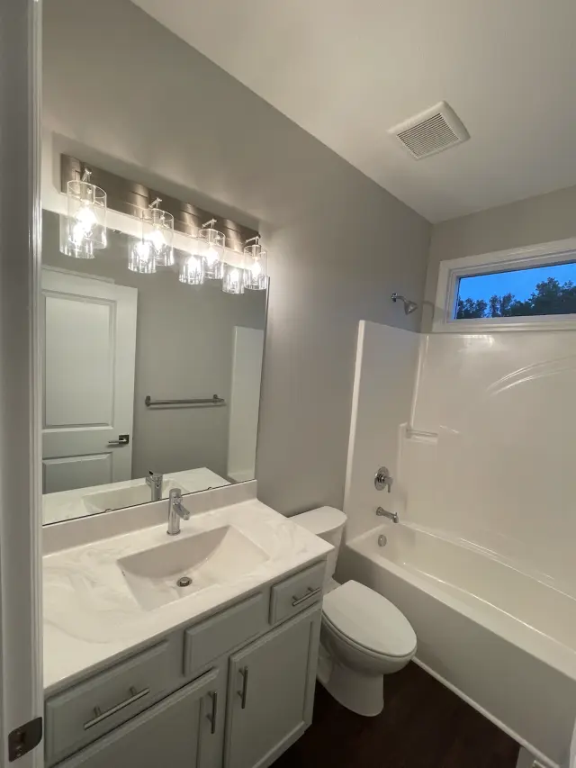 Bathrooms by Paragon Custom Builders, photograph 16