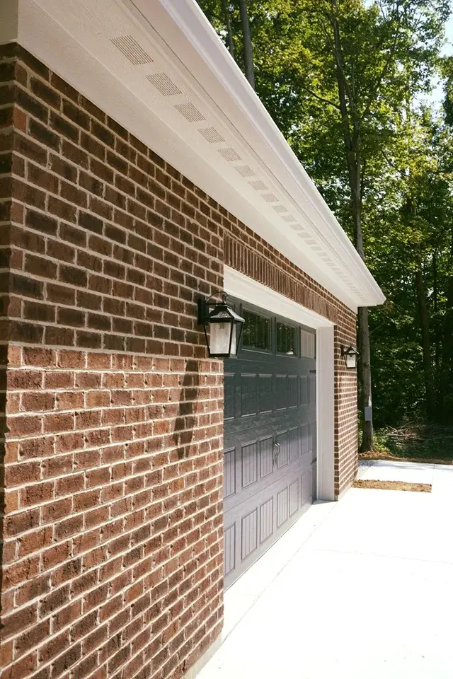 Garages by Paragon Custom Builders, photograph 4
