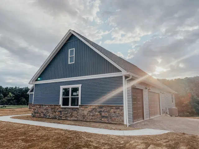 Exteriors by Paragon Custom Builders, photograph 3