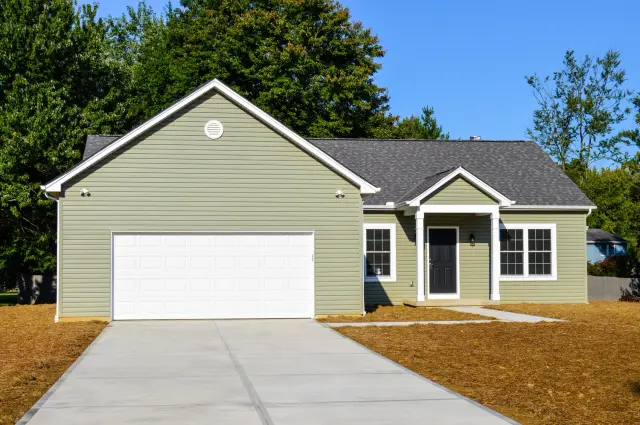 Exteriors by Paragon Custom Builders, photograph 8