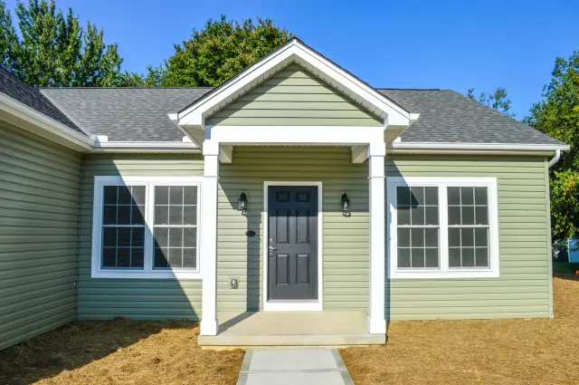 Exteriors by Paragon Custom Builders, photograph 9