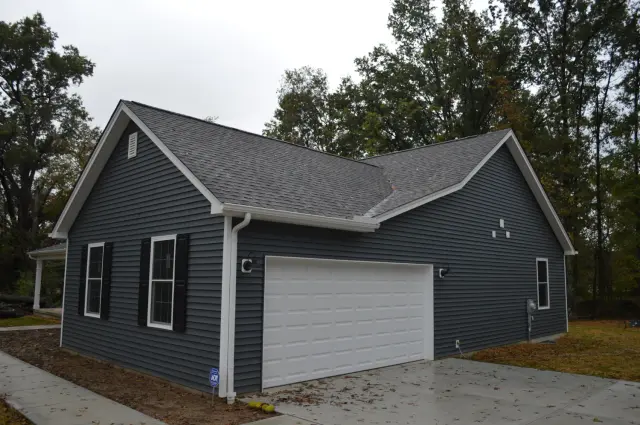 Exteriors by Paragon Custom Builders, photograph 12