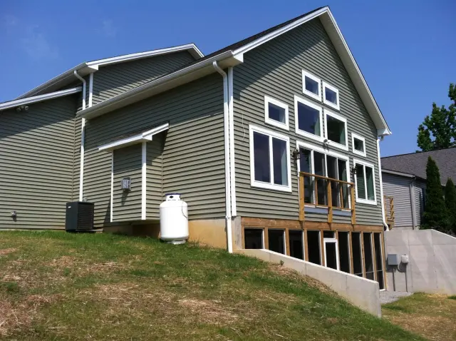 Exteriors by Paragon Custom Builders, photograph 15