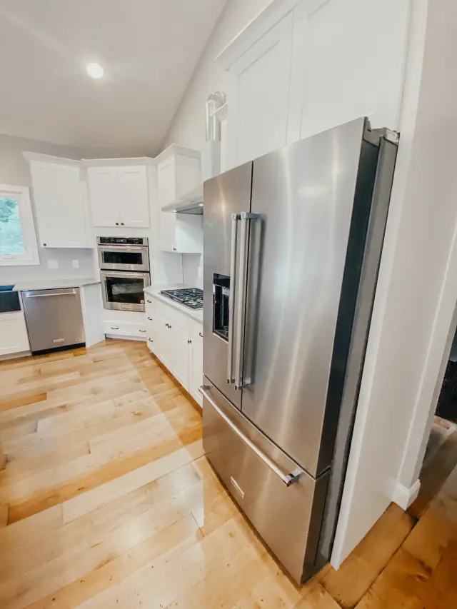 Kitchens by Paragon Custom Builders, photograph 2