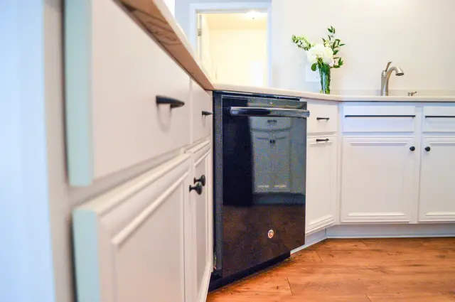 Kitchens by Paragon Custom Builders, photograph 5